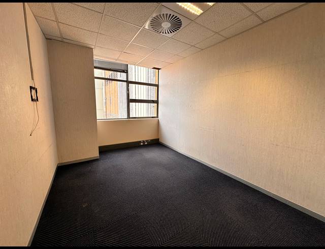 1,207M² OFFICE TO LET IN ROSEBANK